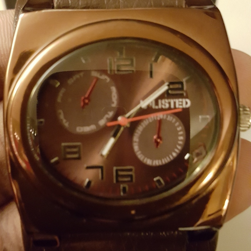Watch - Picture 2 of 3